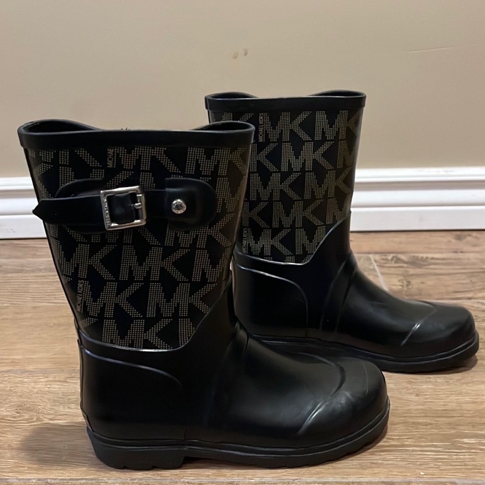 Medium height, Michael Kors rain boots